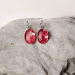 K&otilde;rvar&otilde;ngad ˙Josefiine˙ &ndash; fuksiaroosa, h&otilde;betatud kamee