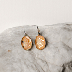 K&otilde;rvar&otilde;ngad ˙Josefiine˙ &ndash; karamell, h&otilde;betatud kamee