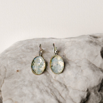 K&otilde;rvar&otilde;ngad ˙Josefiine˙ &ndash; sinakashall, h&otilde;betatud kamee