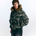 Kapuutsiga bomber-jakk