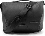 Peak Design &otilde;lakott Everyday Messenger V2 13L, must