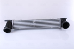 Kompressori&otilde;hu radiaator NISSENS 96551