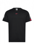 Nike - Nike Sportswear Repeat Tee - Spordi T-s&auml;rgid - S