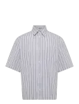 Weekday - Boxy Short-Sleeved Cotton Shirt - L&uuml;hikeste varrukatega s&auml;rgid - XL