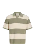 Jack & Jones - Jorliam Knit Stripe Split Neck Styd Ss26 - L&uuml;hikeste varrukatega kootud polos&auml;rgid - XL