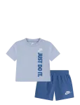 Nike - Nike Sportswear Short Set - Komplektid l&uuml;hikeste varrukatega T-s&auml;rgiga - 80