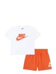 Nike - Nike Club Tee & Short Set - Komplektid l&uuml;hikeste varrukatega T-s&auml;rgiga - 86