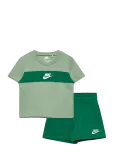 Nike - Nike Sportswear Futura Icon Short Set - Komplektid l&uuml;hikeste varrukatega T-s&auml;rgiga - 80