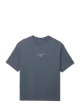 Calvin Klein Jeans - Ss 16S Rlxd Fit Ckj Graphic Tee - L&uuml;hikeste varrukatega - M