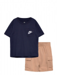 Nike - Nike Sportswear Tee & Short Set - Komplektid l&uuml;hikeste varrukatega T-s&auml;rgiga - 98/104