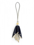 Lauren Ralph Lauren - Two-Tone Leather Flower Charm - V&otilde;tmehoidjad ja kotiripatsid - ONE SIZE