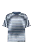 Weekday - Loose Fit T-Shirt - L&uuml;hikeste varrukatega - L