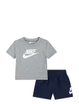 Nike - Nike Club Tee & Short Set - Komplektid l&uuml;hikeste varrukatega T-s&auml;rgiga - 86