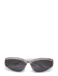 Pilgrim - Bryar Sunglasses Grey - D-raamiga Wayfarer p&auml;ikeseprillid - ONE SIZE