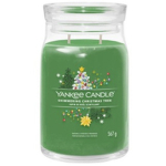 Shimmering Christmas Tree Signature Candle 567 g