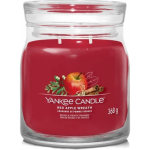 Red Apple Wreath Signature Candle 368 g