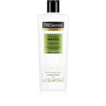 TRESemm&eacute; Flawless Waves Conditioner - Kondicion&eacute;r pro vlnit&eacute; vlasy 400 ml