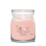 Fresh Cut Roses Signature Candle 368 g