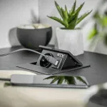 Sisseehitatav pistikupesaplokk AVARO, 1x SCHUKO, 2x USB A