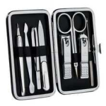 Karl Lagerfeld PU graanuliga poolkatte K&CH Heads Magsafe &uuml;mbris iPhone 18 Pro jaoks / must
