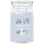 A Calm & Quiet Place Signature Candle 567.0g