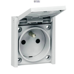 Legrand 090335 &mdash; padrun Outlet 2P+T, IP44, 16A, 250V