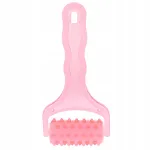Plastikust k&auml;eshoitav massaažiseade, sinakas, ergonoomiline