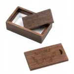 USB m&auml;lupulk 128GB USB3.0, puidust karp, graveeritud logoga