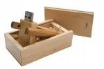 Puidust USB m&auml;lupulk 4 GB karbi ja kingitusega ristimistseremoonia v&otilde;i pulmade jaoks