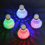 LED-valgustusega sulgpallid, 4 tk
