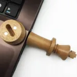 8 GB USB m&auml;lupulk malendina &ndash; kuningas