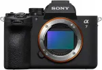 Kaamera Sony A7 V koos FZ100 akuga
