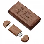 Puidust USB-m&auml;lupulk 64GB graveeringuga, USB-C ja USB-A, fotode jaoks