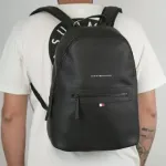 TOMMY HILFIGER meeste must logoga seljakott