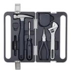 HOTO QWSGJ002 12-in-1 kodune k&auml;sit&ouml;&ouml;riistade komplekt koos p&otilde;rkmehhanismiga kruvikeeraja, vasar, tangid, mutriv&otilde;ti, m&otilde;&otilde;dulint, kasulik nuga, pingetester, elektriisolatsiooniteip ABS-kohvris HTT0018GL