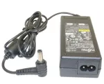 Fujitsu S26113-E557-V55-1 toiteadapter/inverter Siseruumides 65 W Must