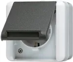 Pistikupesa CEE 7/3 Jung 820 W &mdash; IP44 termoplastkest, 250 V 16 A, must/valge