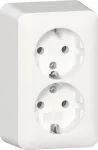 GIRA 478013 2-kohaline SCHUKO pistikupesa koos paigaldusplaadiga, pealepandav, puhtvalge
