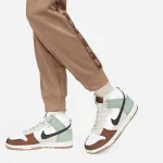 Nike naiste NSW PK Tape Regular Fit p&uuml;ksid Cacao Wow DM4645-256