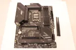 Emaplaat MSI MAG B760 TOMAHAWK WIFI (taastatud, ilma originaalpakendi ja juhendita)