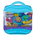 Kinetic Sand, SquishMotion, lihav&otilde;ttekorvi t&auml;itematerjalid, sisaldab 1 naela (453 g) vormitavat m&auml;nguliiva, templit ja 5 t&ouml;&ouml;riista, hoiukarpi, sensoorseid m&auml;nguasju alates 5. eluaastast