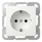 Gira 444013 SCHUKO pistikupesa paigaldusplaadiga, pinnapealne, puhasvalge