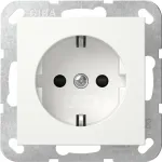 GIRA 475503 SCHUKO pistikupesa LED-orientatsioonivalgustusega, suurendatud kontaktikaitsega, puhtvalge l&auml;ikiv