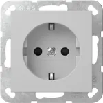 Gira SCHUKO pistikupesa LED-orientatsioonivalgustusega, puhtvalge 4755015