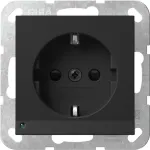 Gira 4170005 SCHUKO pistikupesa LED-orientatsioonivalgustuse ja heledusanduriga, System 3000, puhtvalge l&auml;ikiv