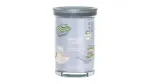 Klaasist silindrik&uuml;&uuml;nal Yankee Candle A Calm & Quiet Place &mdash; K&otilde;rgus 149 mm, Laius 99 mm, Kaal 567 g