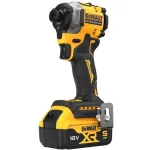 18v l&ouml;&ouml;kkeeraja 3 k&auml;iku; 208 Nm; kohver; 2x5 Ah