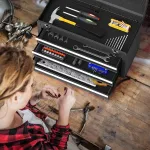 Kaasaskantav metallist t&ouml;&ouml;riistakast 3 sahtli ja hoiualusega, t&ouml;&ouml;riistakast 52 cm must
