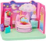SPIN MASTER Gabby's Dollhouse Deluxe Room Bedroom Toy Figure (with Cuddly Cat Pillow Cat Figure)