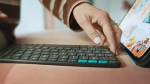 Klaviatuur Logitech Flip Folio QWERTY Nordic Bluetooth Graphite